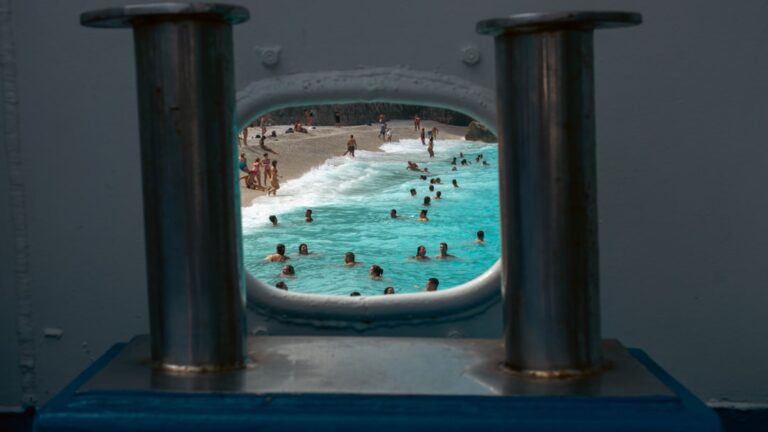 Aquaparki z falą morską w Polsce – gdzie poczujesz się jak na plaży?