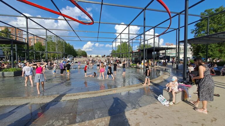 Gdzie warto wybrać się do aquaparku na Podkarpaciu? Przegląd atrakcji dla dzieci i dorosłych