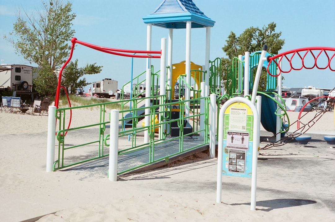 Jak wybrać bezpieczny aquapark dla alergików i osób z wrażliwą skórą?