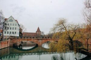 Rodzinne parki wodne z hotelem – gdzie spędzić weekend w Polsce?