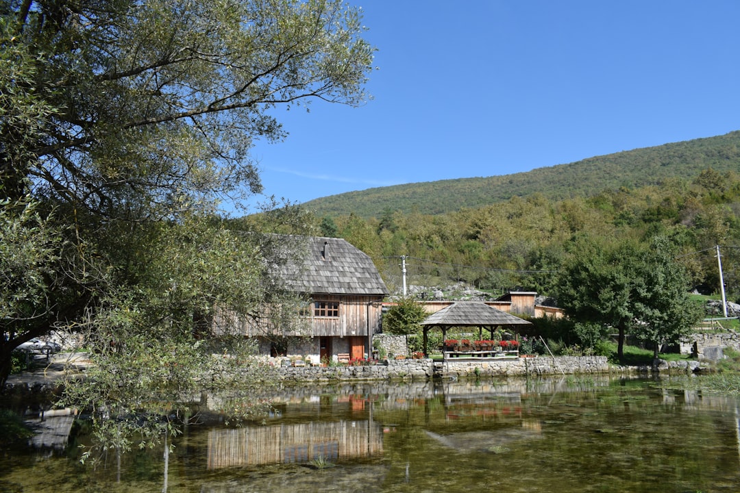 Mazowieckie ciekawe miejsca na weekend z wodnym akcentem